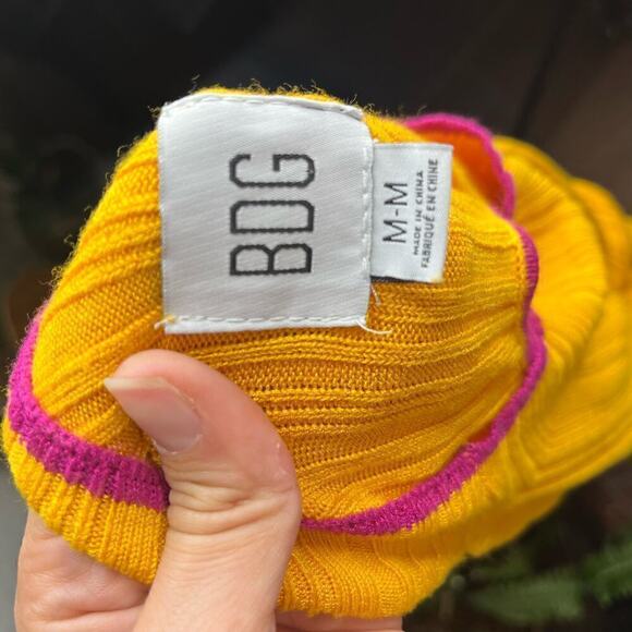 BDG Kiara Open Back Ribbed Long Sleeve Sweater Top Mustard Women's Size Medium - Picture 7 of 7